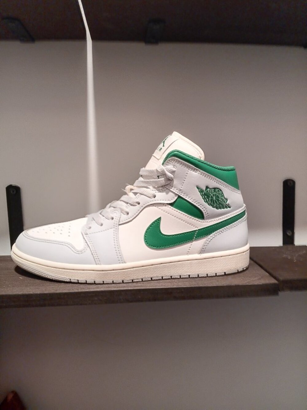 Jordan air 1 mid White Pure Platinum Pine Green 100% authentic - Picture 3 of 16